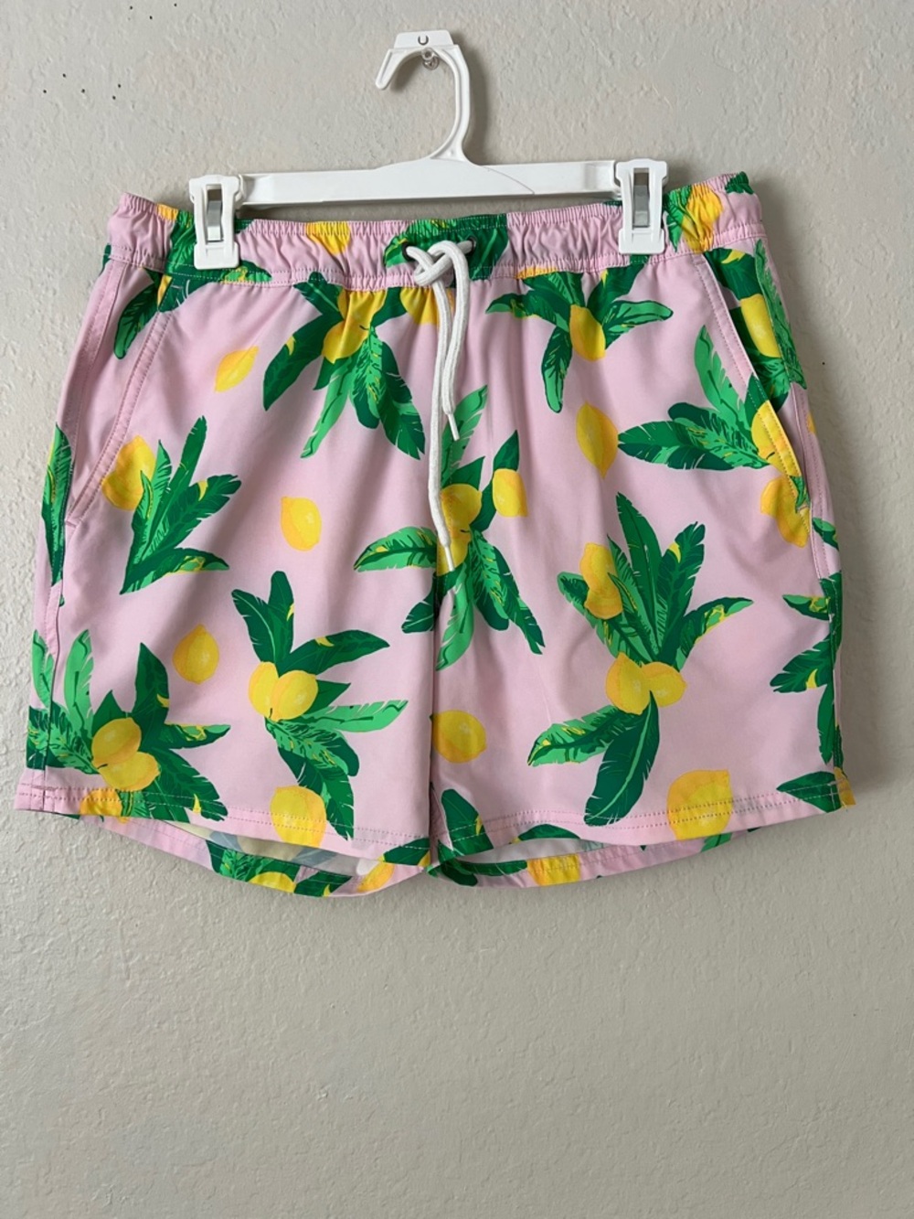 Like New! J. Crew Factory 6" Printed Swim Trunk Lemons in Pink/Yellow in Size M